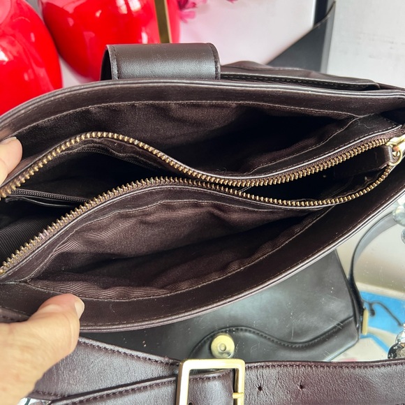 Etienne Aigner Vintage  chocolate leather Multiple Pockets Zipper shoulder bag - Picture 8 of 15